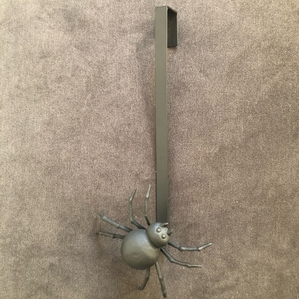 Pottery Barn Spider Wreath Hanger - Picture 5 of 7